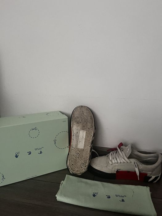 Off white vulcanized low canvas