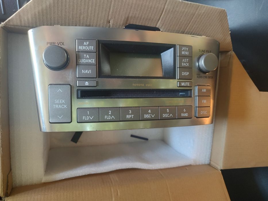 CD Toyota avensis T25