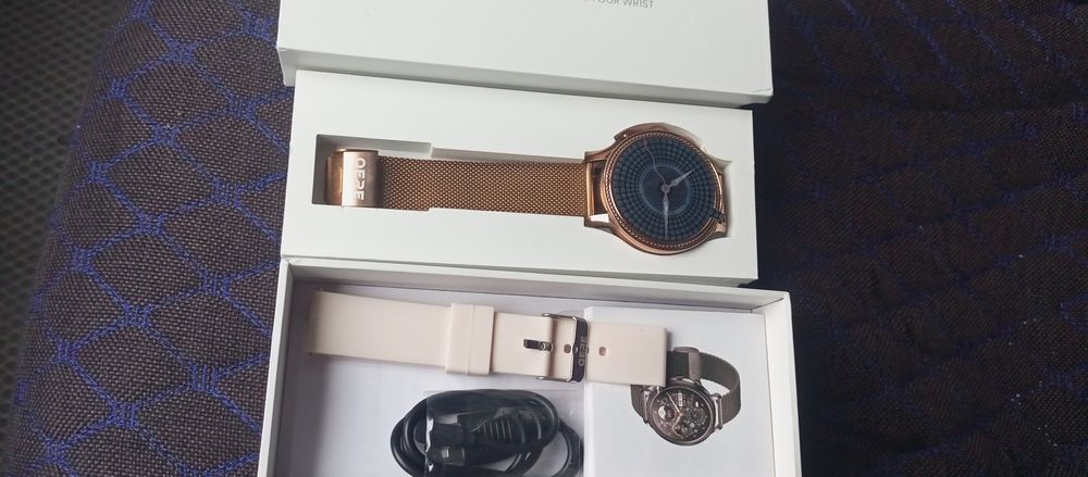 Смарт часы,  абсолютно новые,