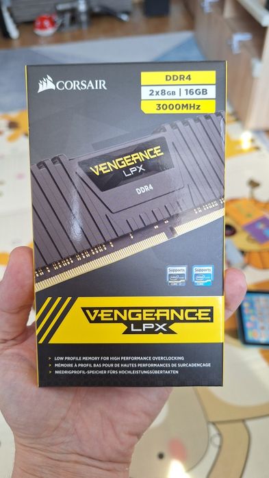 Vandute Memorie RAM Corsair 16GB DDR4 3000M