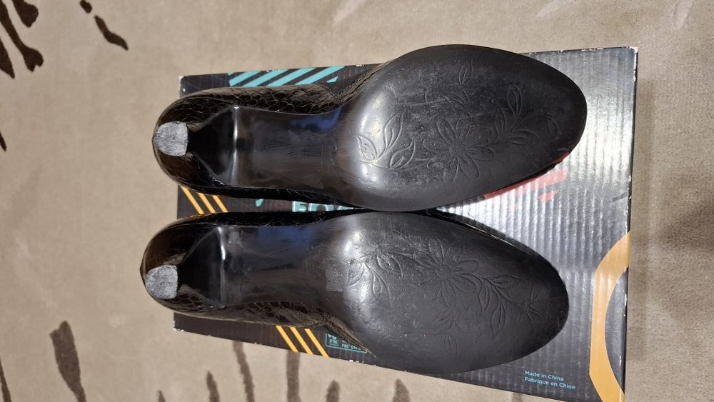 Pantofi gala cu toc, cizme piele lungi