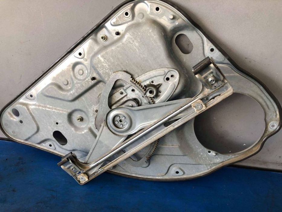 macara manuala dreapta spate ford focus 2