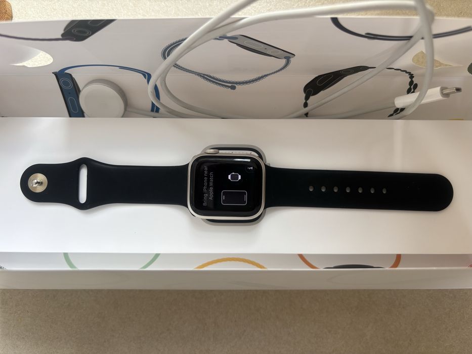 Apple Watch Series 7 GPS 41 mm Starlight cu cutie + încărcător
