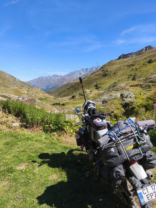 Royal Enfield Himalayan 411 2023