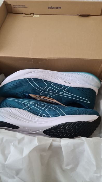 Продам Кроссовки