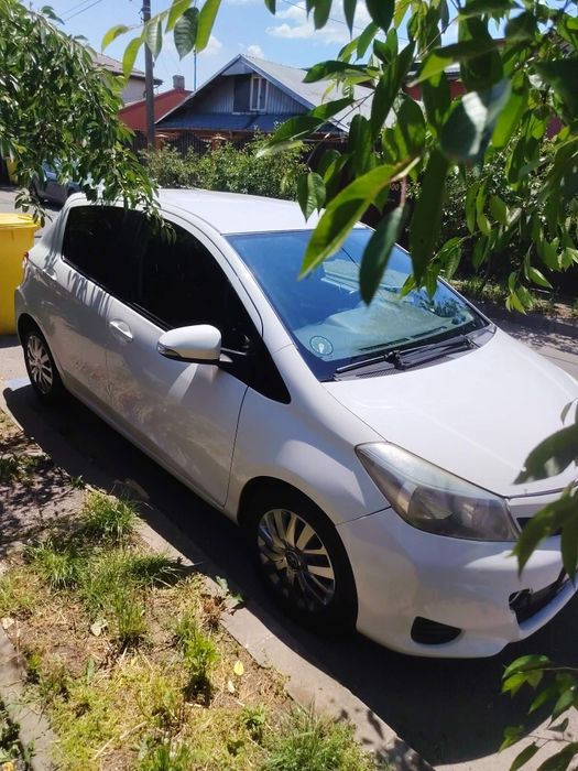 TOYOTA Yaris 2013 — imagine 4