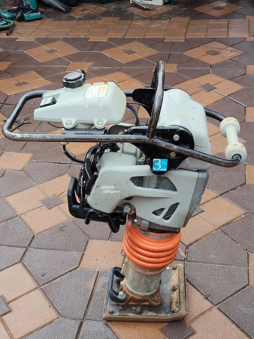 Mai compactor MIKASA  MTX-70E cu 57 ore de functionare