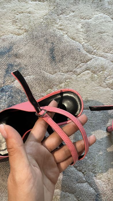 Обувки на ток BY FAR