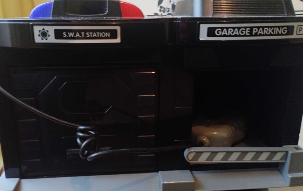 Полицейска станция с бус