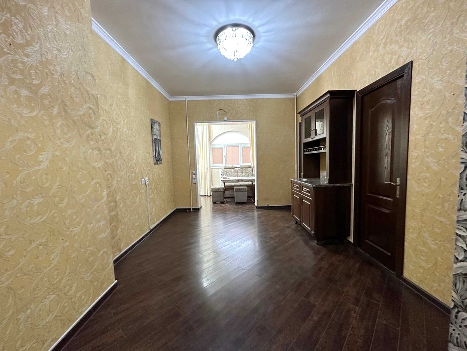 СРОЧНО Продается 3 комнатная 92 м2 улица Нукус Госпиталка балкон 2х6