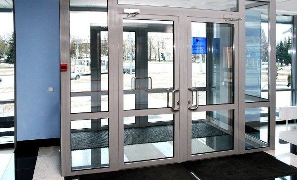 Двери Алюминиевые и Пластиковые. входные