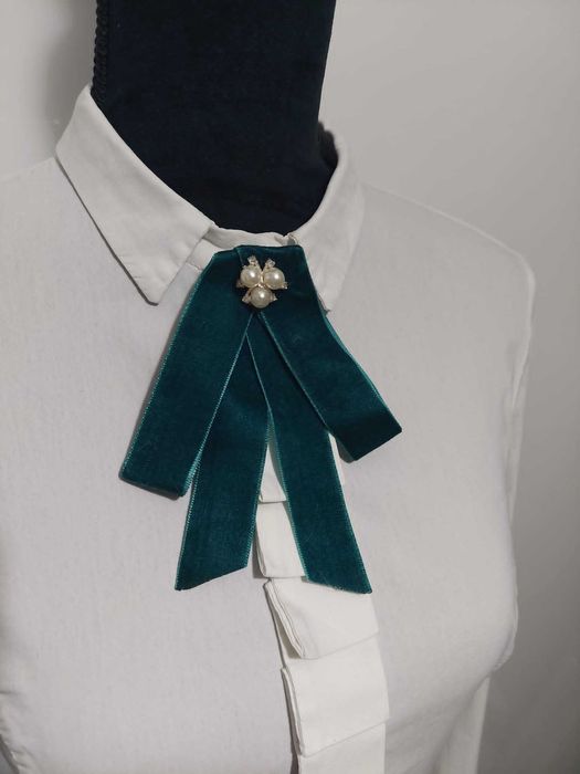 BRosa fundita turcoaz cu perlute superb - nou handmade