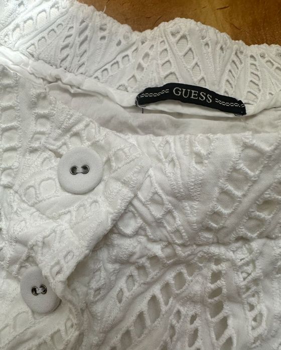 Чисто нова бяла пола Guess