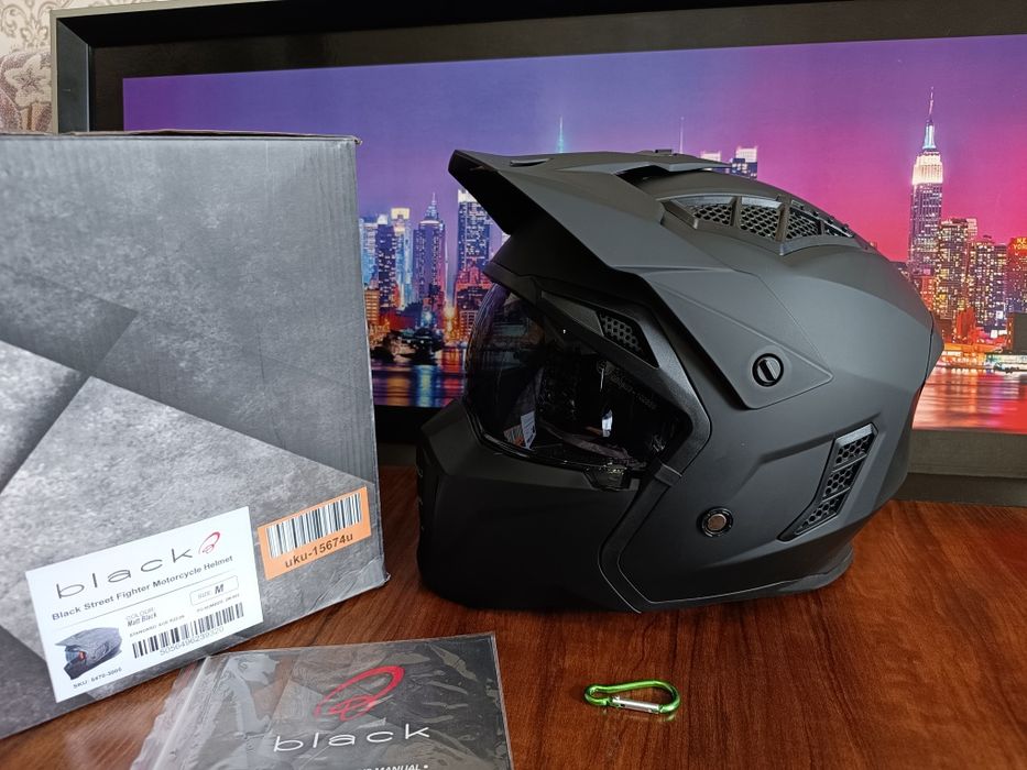 Мото шлем от бренда BLACK STREET