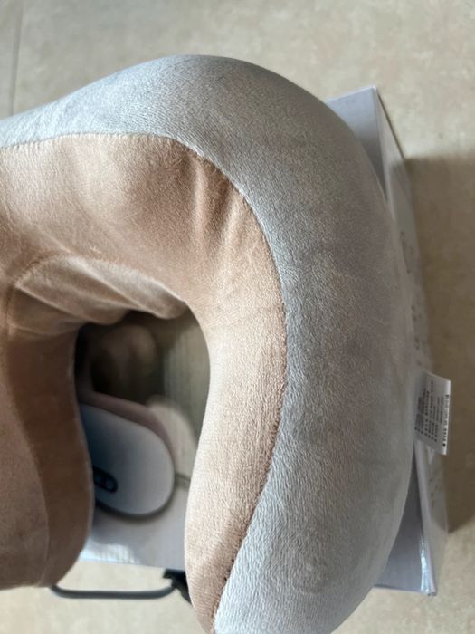 Perna masaj cu spuma memorie, vibratii, suport gat