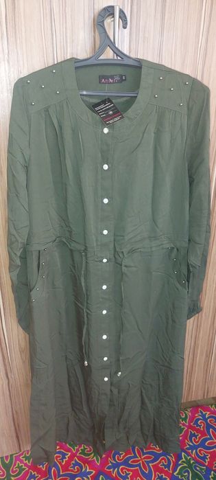 Продам новое женское платье.