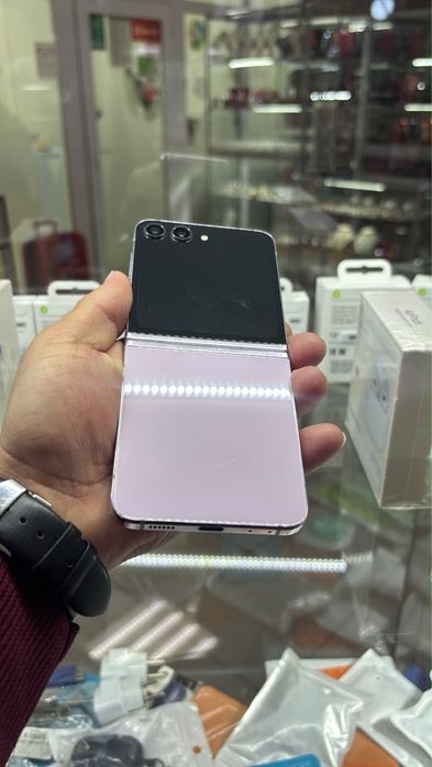 Samsung Galaxy Z Flip 5 256гб идеал