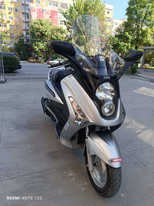 Продавам скутер SYM 250 кубика четиритактов