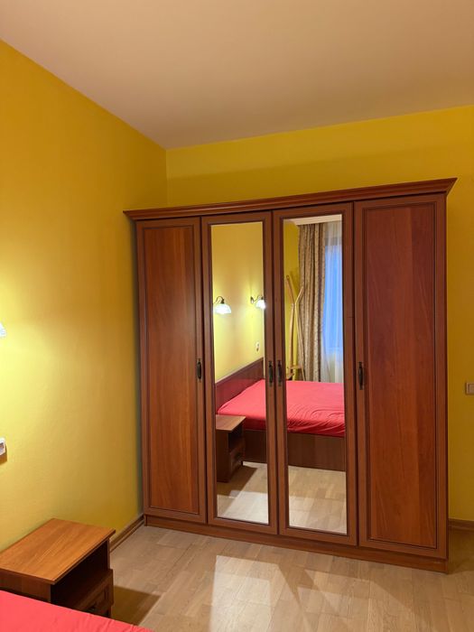 Дървени спални мебели