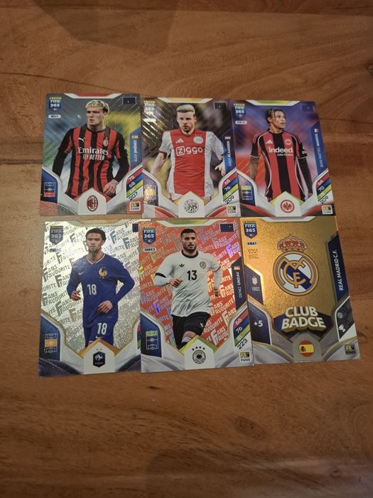 Carduri Fifa 365 Adrenalyn XL