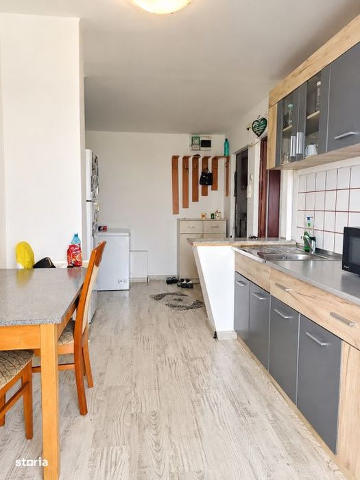 Apartament de vanzare, 52 mp, zona Rovine