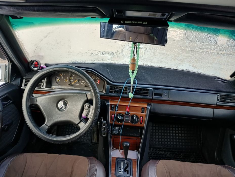 Продам Мерседес 124