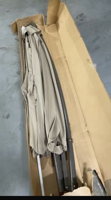 Садовый зонт со стойкой