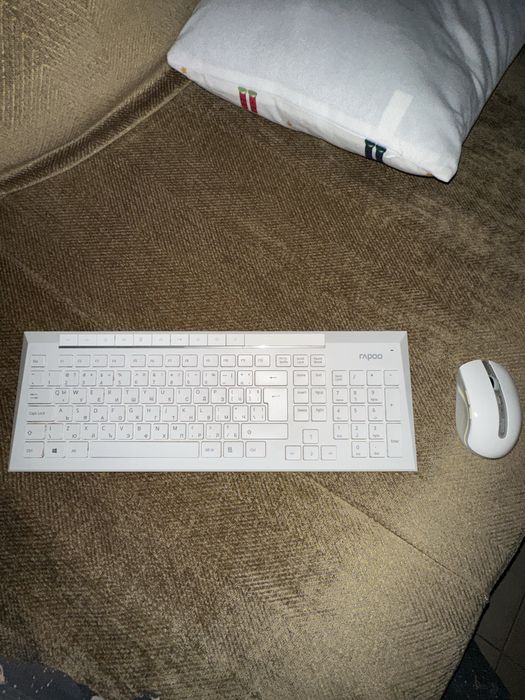 Безжична клавиатура Rapoo 8200P, в бяло