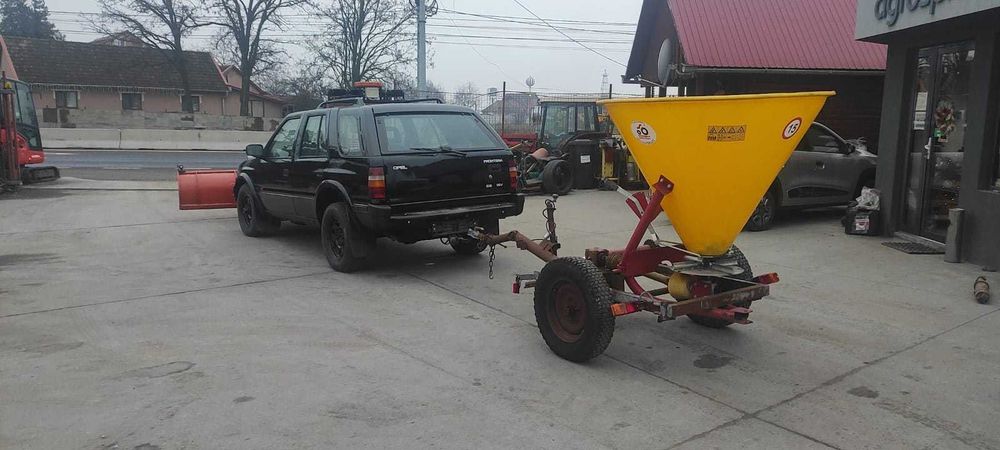 Masina dezapezit Opel Frontera 4x4