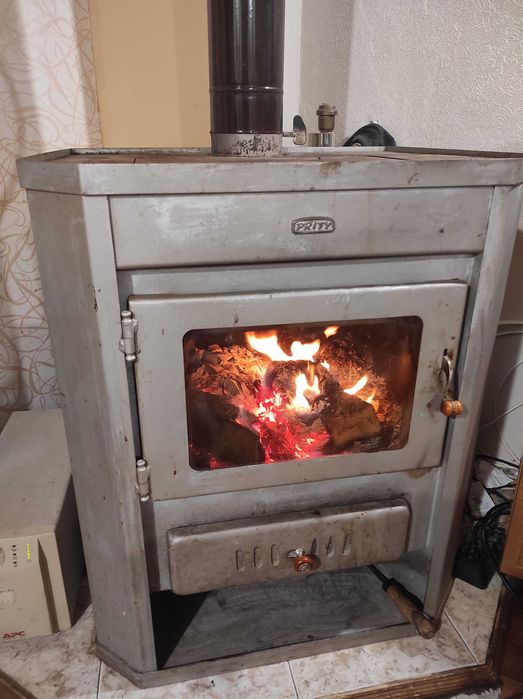 Камина с водна риза Прити 17 кв. и помпа