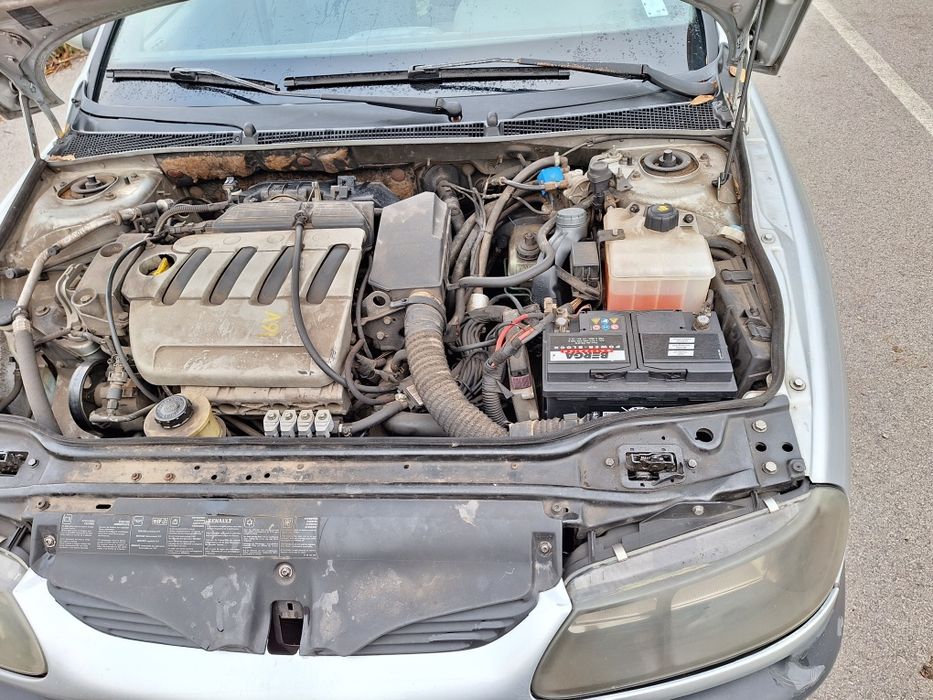 Продавам Рено Лагуна хечбек Газ- бензин