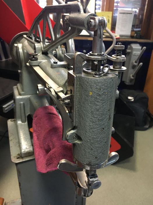 Masina de cusut Minerva fara mosor respectiv suveică - graifer