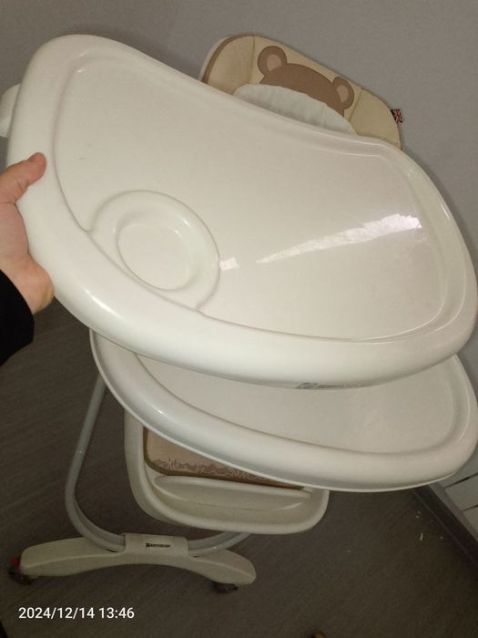 Bolalar ovqatlanadigan gʻildirakli mebel