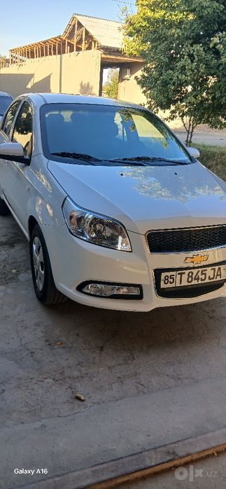 Nexia 3  sotiladi