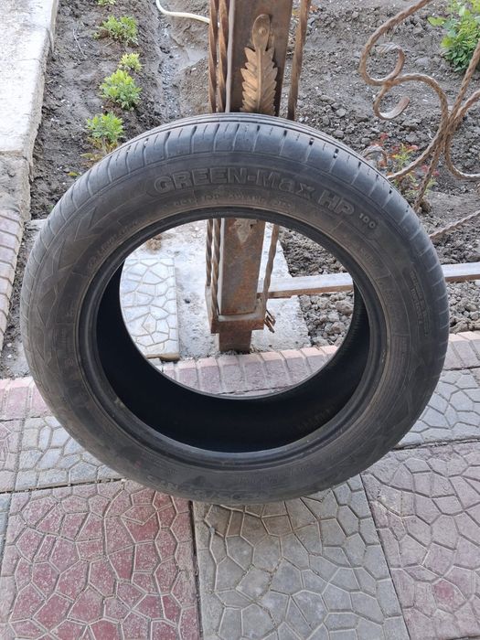 Продам шины в отличном состоянии. Ездили один сезон.