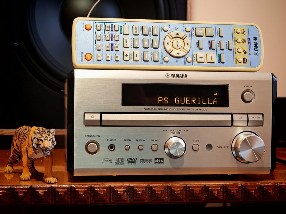Yamaha RDX-E700. Amplificator/DVD/CD/MP3/tuner RDS  Pianocraft Series. Bijuterie audio. Preț fix !