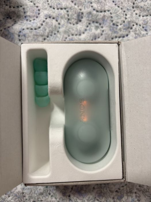 Слушалки SONY в коралов цвят