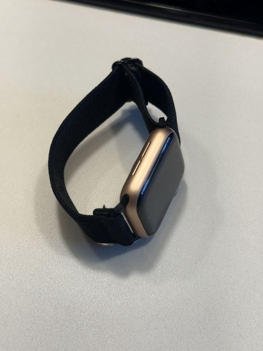 Apple watch SE rose gold
