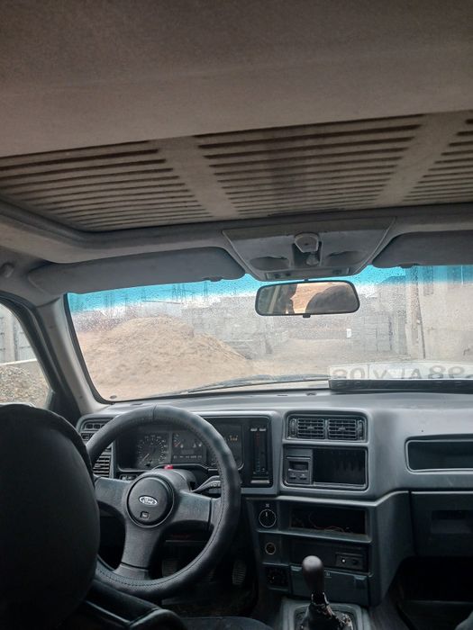 Машина Ford Sierra