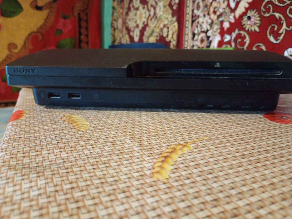 Vând PlayStation 3 modat