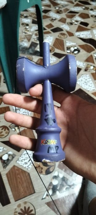 Vând/schimb kendama cu semnătura lui miguel și a lui Cojo