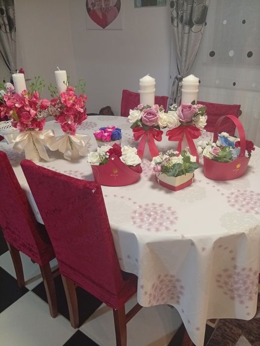 Lumânări de cununie și botez și aranjamente din flori de săpun