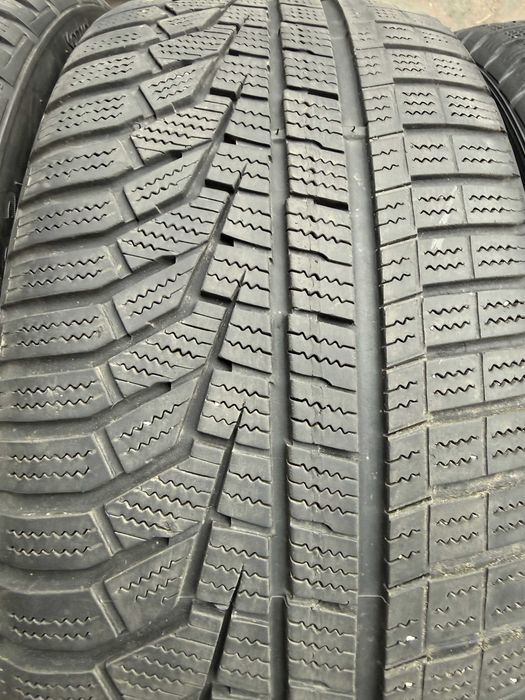 Anvelope iarna 255/35 r19 cu 225/40 r19 M+S - Hankook Winter I Cept Evo2