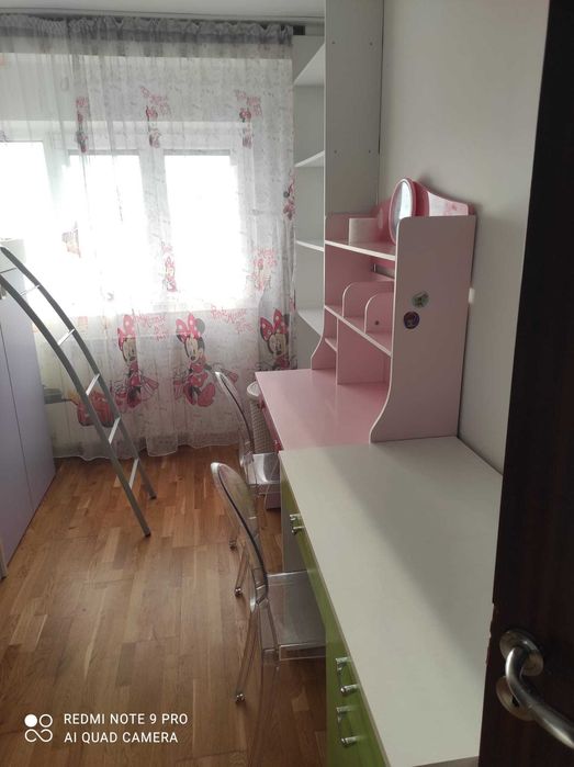 Închiriez apartament 3 camere