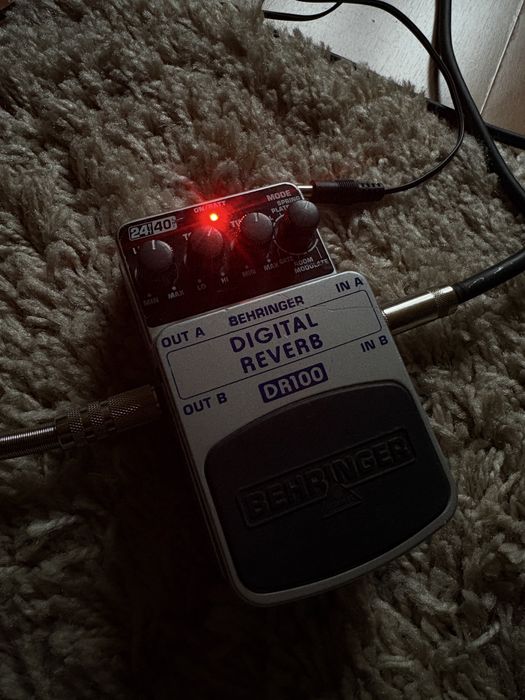 Pedală Behringer Digital Reverb DR100