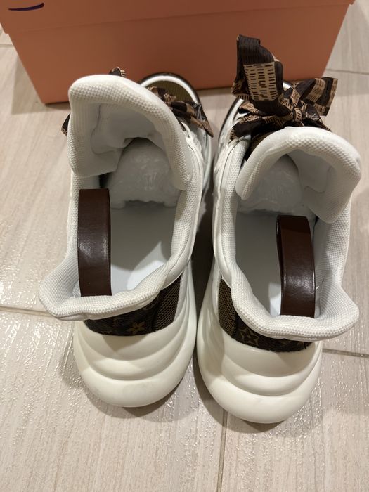 Кроссовка новая и неношеная