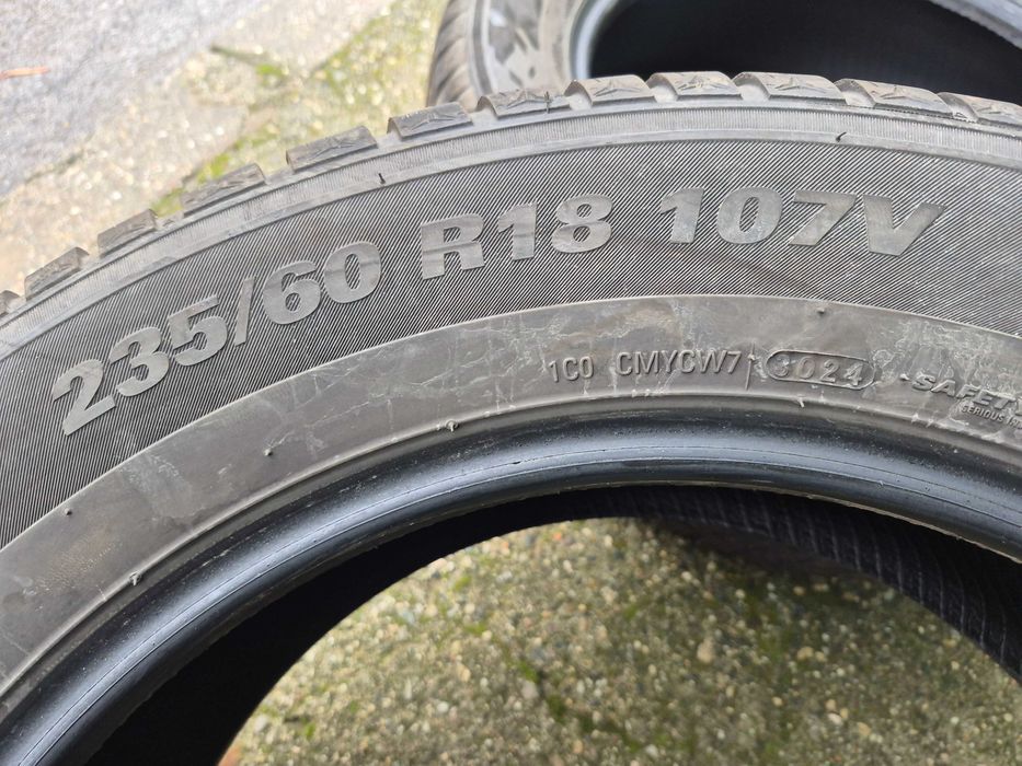 Две зимни гуми Kumho Winter Craft 235/60/18