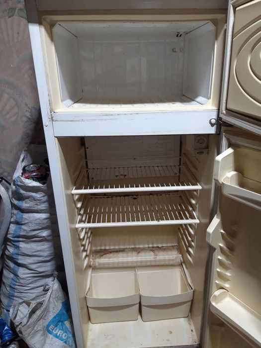 Продам холодильник