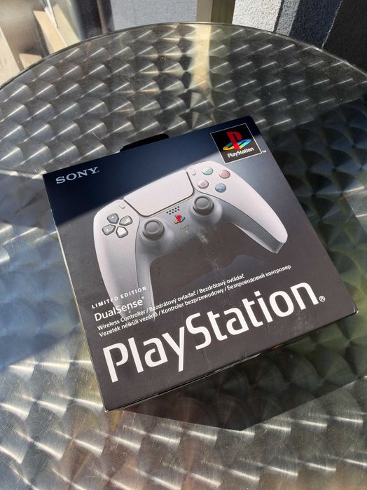 Sony DualSense 30th Anniversary Limited Edition, Sony DualSense Charging Station