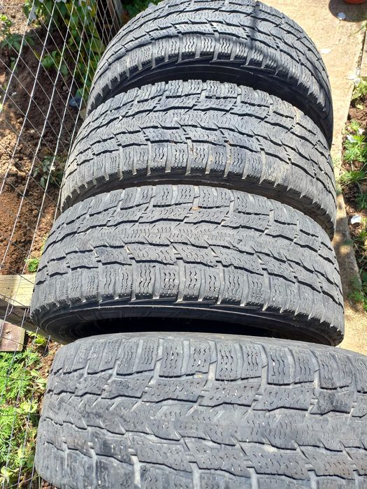 Зимни гуми 235 65 16